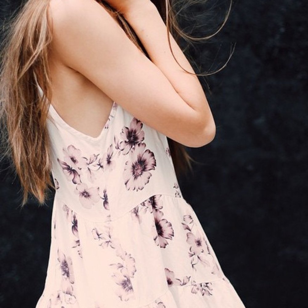 Brandy Melville Floral Kimia Romper